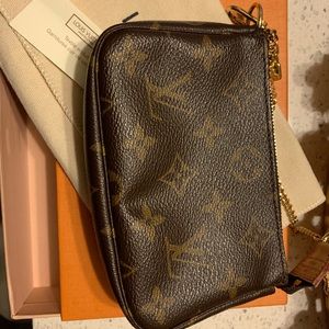 ‼️SOLD Louis Vuitton Preowned Mini Pochette